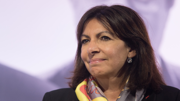 JO Paris 2024 : Anne Hidalgo plonge dans la Seine, un pari olympique réussi