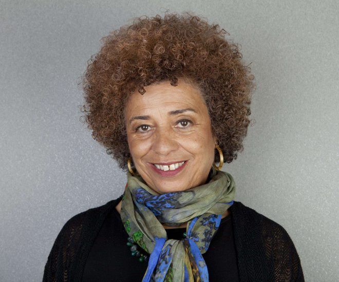 Le retour de la coiffure afro : Un hommage à Angela Davis