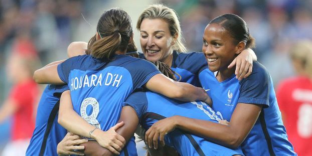  BOBEA SPORT - Révolution dans le foot féminin : salaires égaux à ceux des hommes dans les grands clubs européens Une avancée majeure pour l'égalité dans le sport professionnel