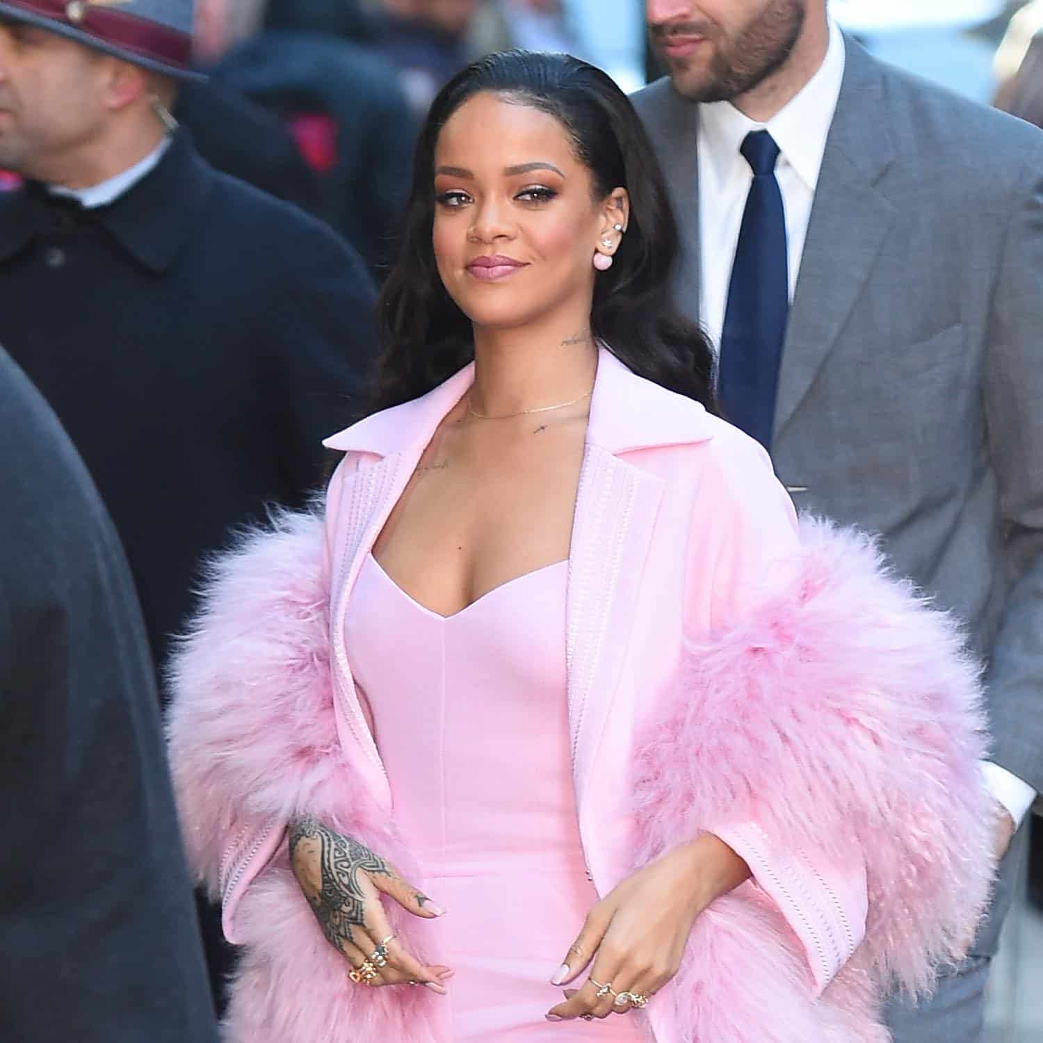 Rihanna fait son grand retour avec un album surprise et une tournée mondiale